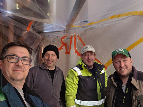 Kirchenrenovierung / www.markus-goestl.at Bautrupp stellt Staubdichte Ebene her